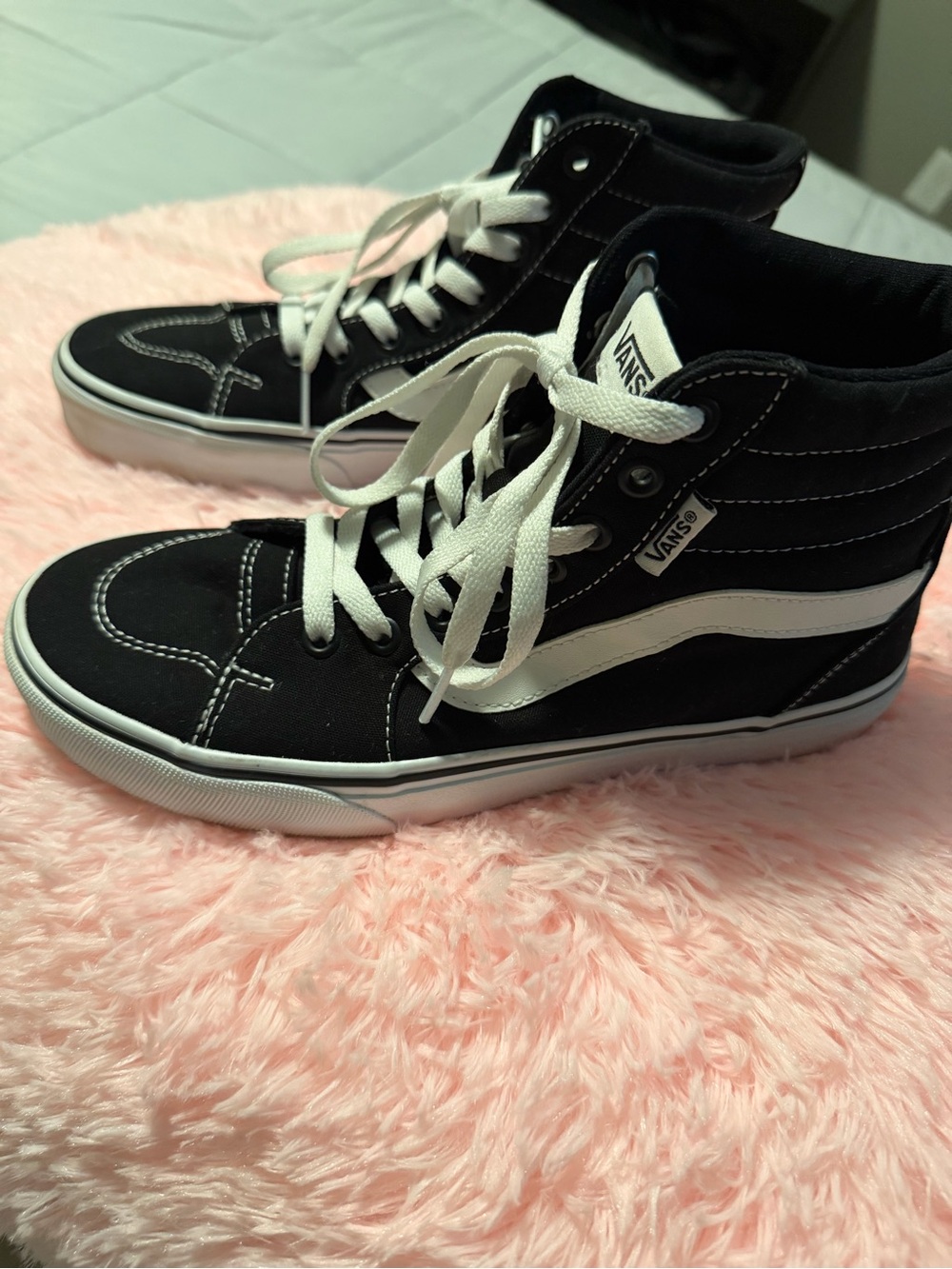 Vans unisex Black and White Sk8-Hi High-Top Sneakers
